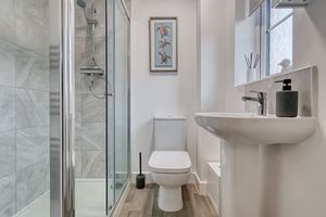 Ensuite- click for photo gallery